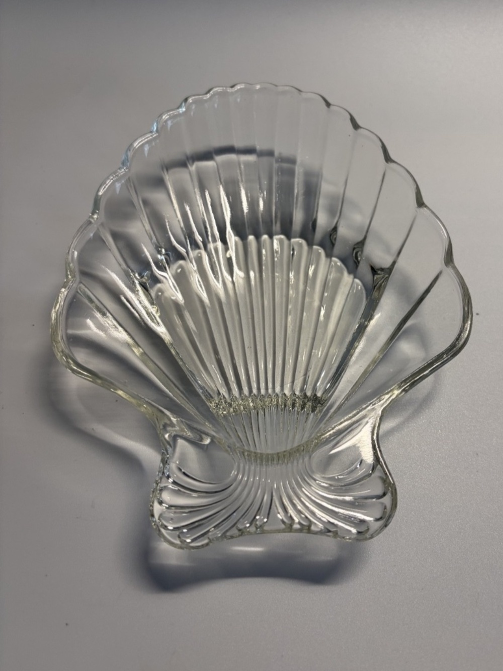 Vintage Clear Glass Clam Shell Scalloped Dish Soap Nuts Candy Trinket Holder